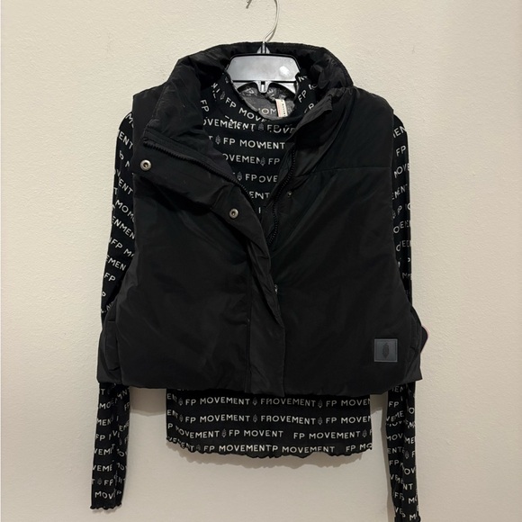 NWT Free People movement black cropped vest XS - Picture 8 of 8